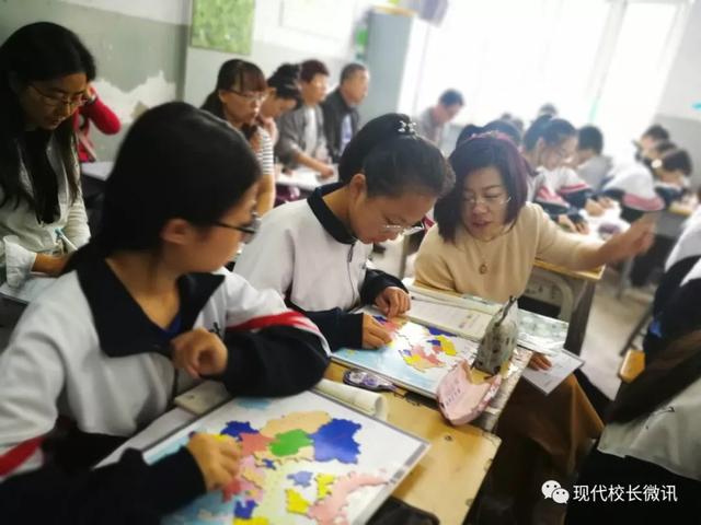 「直通校園」太原市教科研中心對萬柏林區(qū)實驗中學?！端季S導圖在地理生物教學中的應用》課題進行中期評估