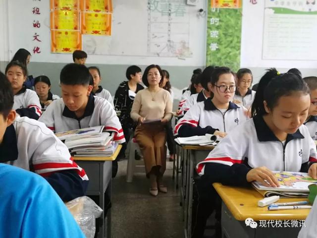 「直通校園」太原市教科研中心對萬柏林區(qū)實驗中學?！端季S導圖在地理生物教學中的應用》課題進行中期評估