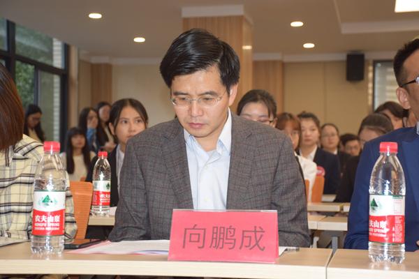 8支戰隊從這場5000人、750支隊伍的競賽中脫穎而出，總決賽倒計時！（n支隊伍淘汰賽決出1234名）"