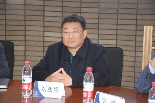 8支戰隊從這場5000人、750支隊伍的競賽中脫穎而出，總決賽倒計時！（n支隊伍淘汰賽決出1234名）"