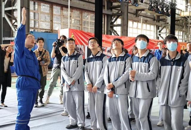 上海職校技能大賽新增機器人系統、網絡管理、建筑建模等項目（上海市工業技術學校工業機器人技術應用）