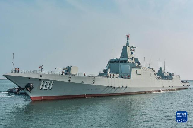 在習近平強軍思想指引下·我們在戰位報告｜劈波斬浪向深藍——來自海軍導彈驅逐艦南昌艦的報告