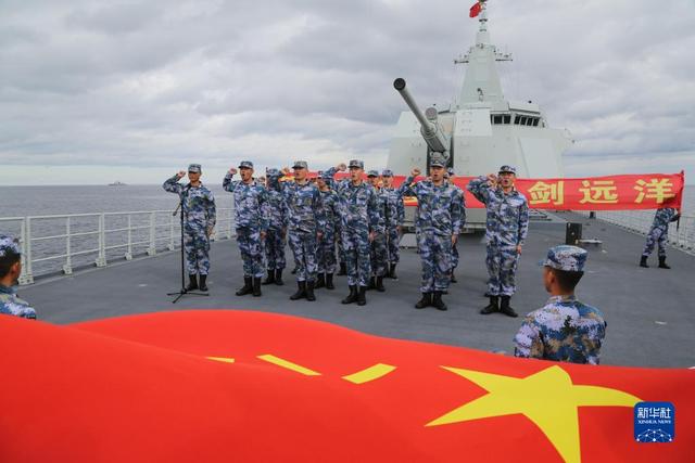 在習近平強軍思想指引下·我們在戰位報告｜劈波斬浪向深藍——來自海軍導彈驅逐艦南昌艦的報告