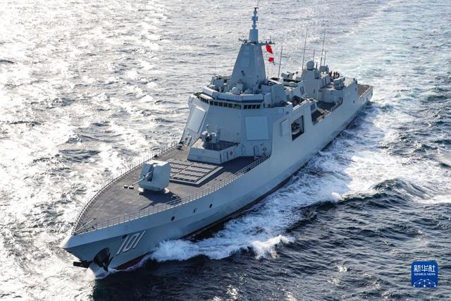 在習近平強軍思想指引下·我們在戰位報告｜劈波斬浪向深藍——來自海軍導彈驅逐艦南昌艦的報告