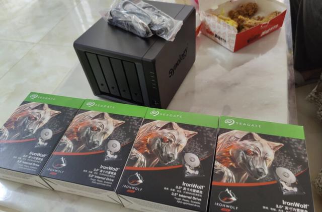 NAS小白湊過來！大佬講解NAS到底是什么？能做些什么？（nas是做什么的）